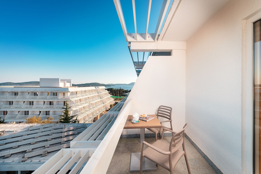 Hotel Olympia — Hotel rooms in Vodice, Šibenik-Knin