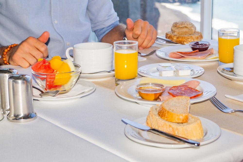 Hotel Orca Praia – Adults Only — Restaurant & bars in Funchal, Madeira