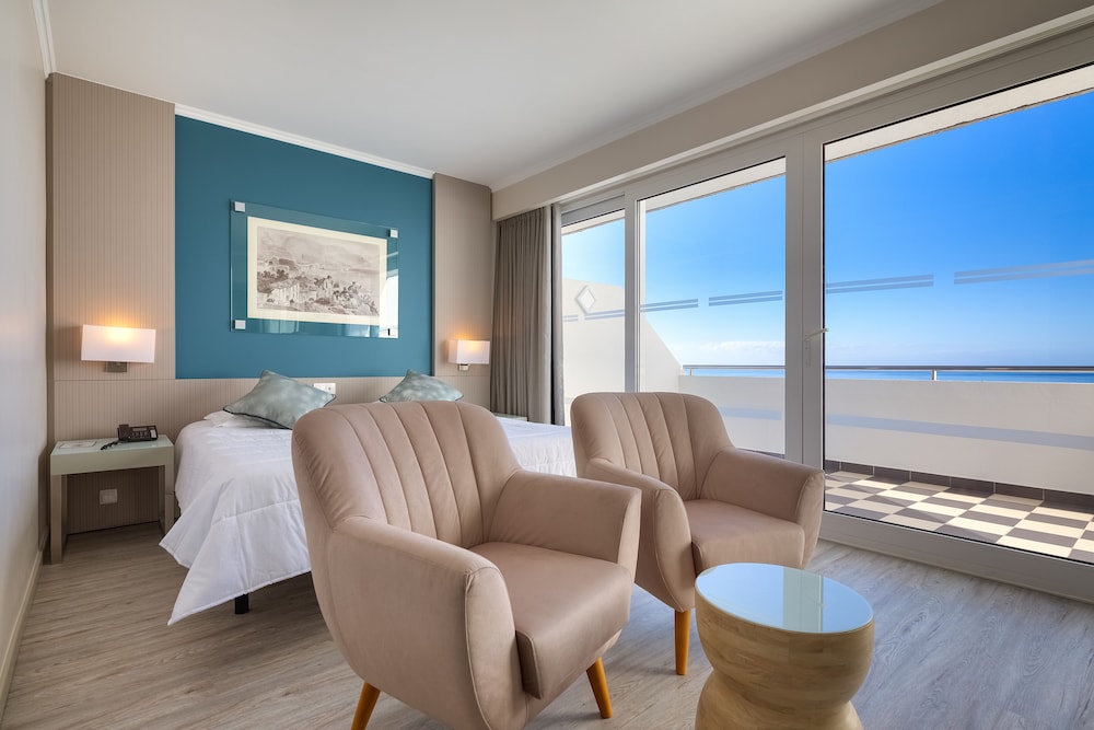 Hotel Orca Praia – Adults Only — Hotel rooms in Funchal, Madeira