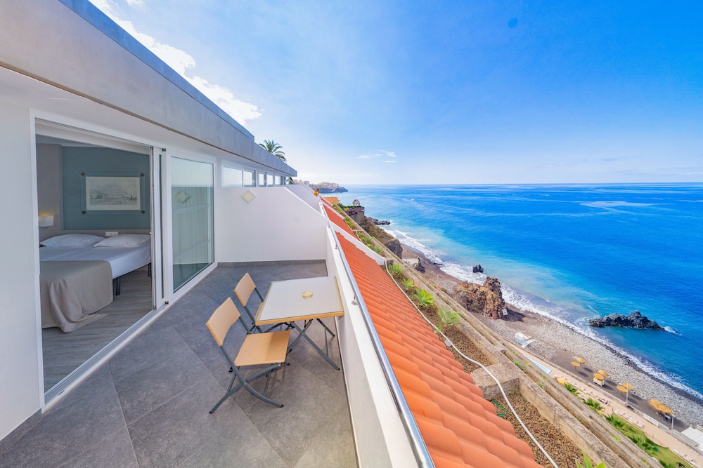 Hotel Orca Praia – Adults Only — Hotel rooms in Funchal, Madeira