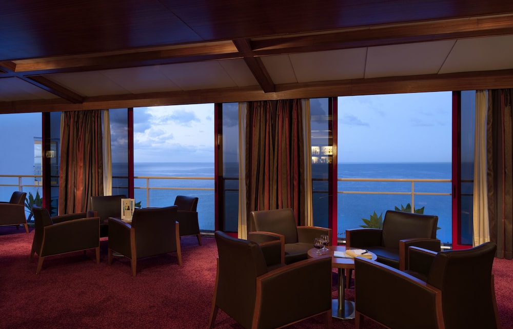 Hotel Orca Praia – Adults Only — Restaurant & bars in Funchal, Madeira