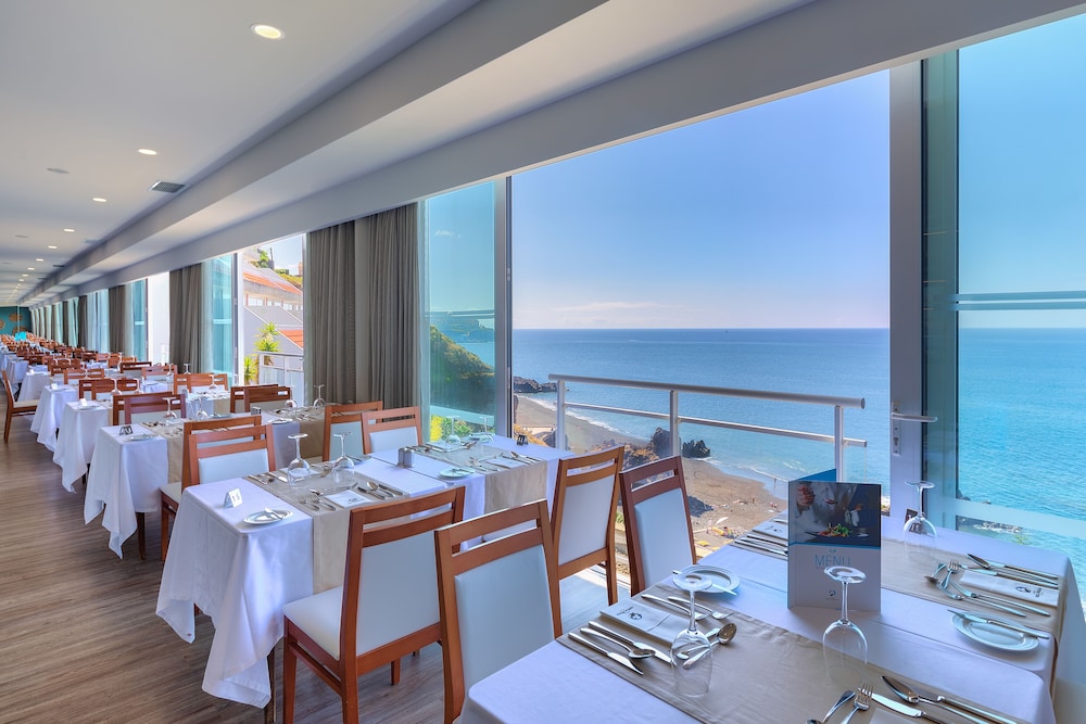 Hotel Orca Praia – Adults Only — Restaurant & bars in Funchal, Madeira
