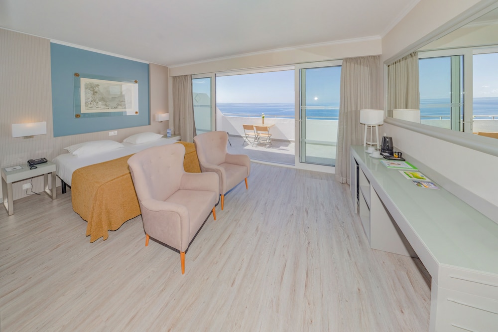 Hotel Orca Praia – Adults Only — Hotel rooms in Funchal, Madeira