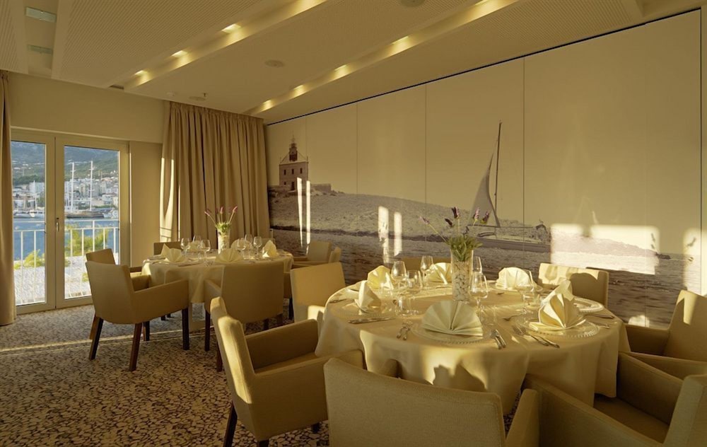 Hotel Osejava — Hotel rooms in Makarska, Split-Dalmatia