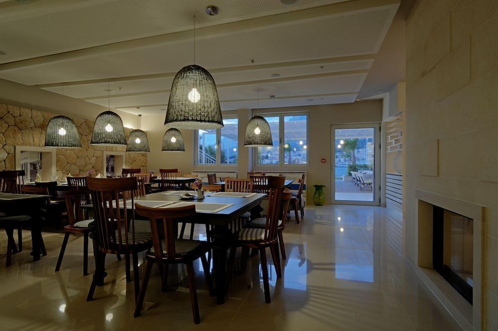 Hotel Osejava — Restaurant & bars in Makarska, Split-Dalmatia