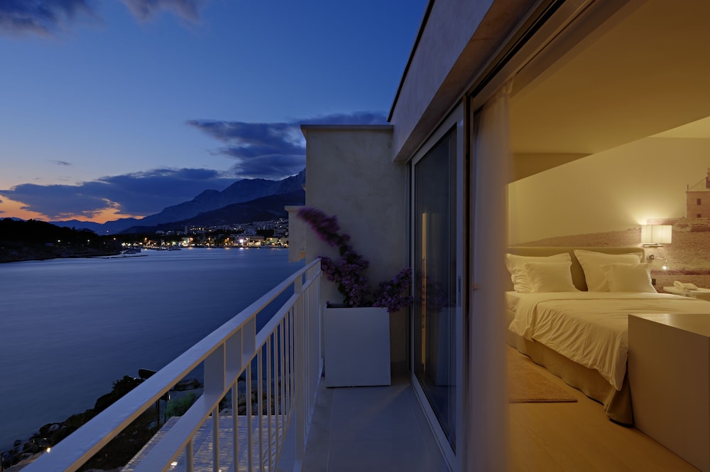 Hotel Osejava — Hotel rooms in Makarska, Split-Dalmatia
