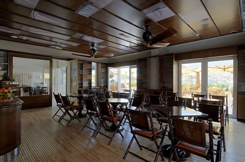 Hotel Osejava — Restaurant & bars in Makarska, Split-Dalmatia