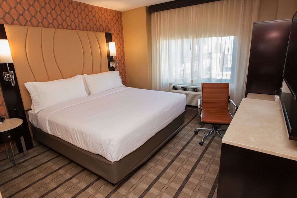 Holiday Inn New York City - Times Square by IHG — Hotel rooms in New York City, New York State