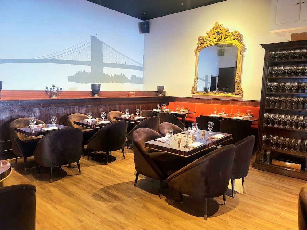 Holiday Inn New York City - Times Square by IHG — Restaurant & bars in New York City, New York State