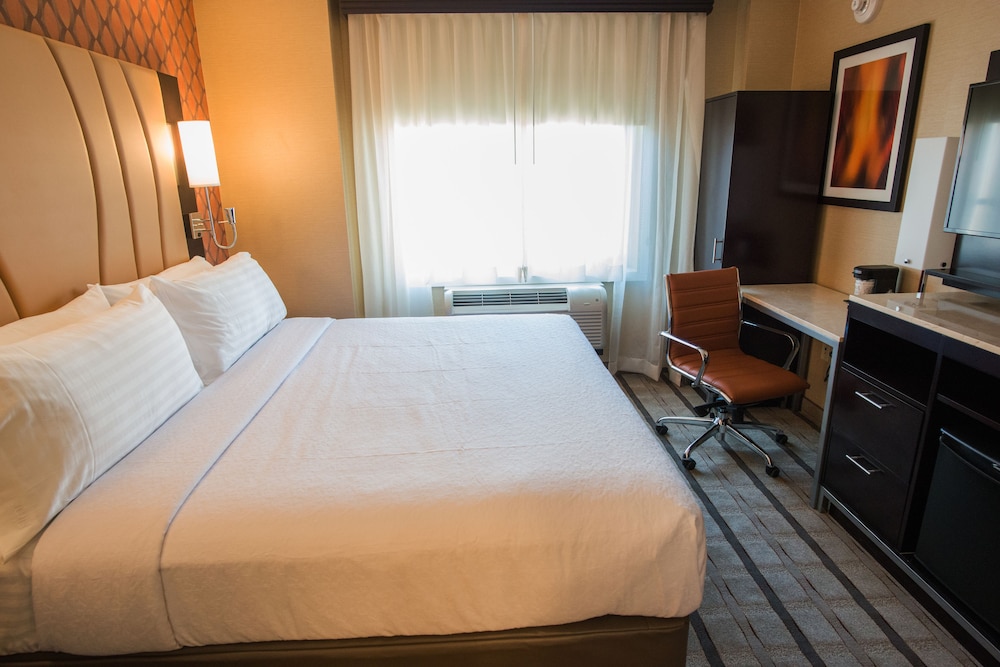 Holiday Inn New York City - Times Square by IHG — Hotel rooms in New York City, New York State