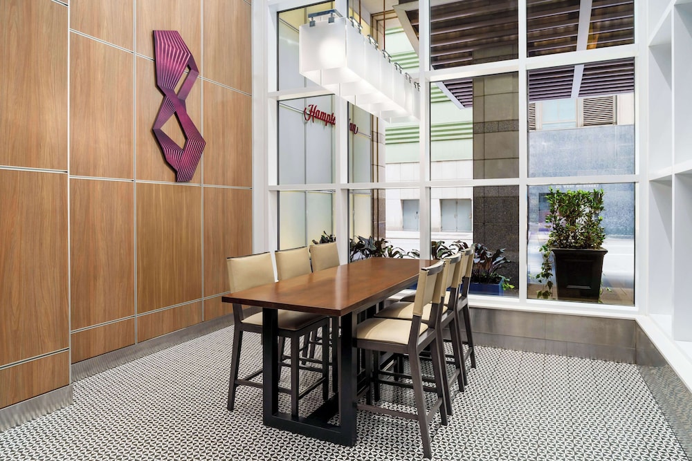 Hampton Inn Manhattan/Times Square Central — Restaurant & bars in New York City, New York State