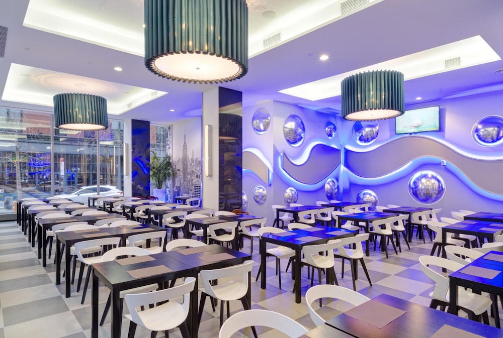 Hotel Riu Plaza New York Times Square — Restaurant & bars in New York City, New York State