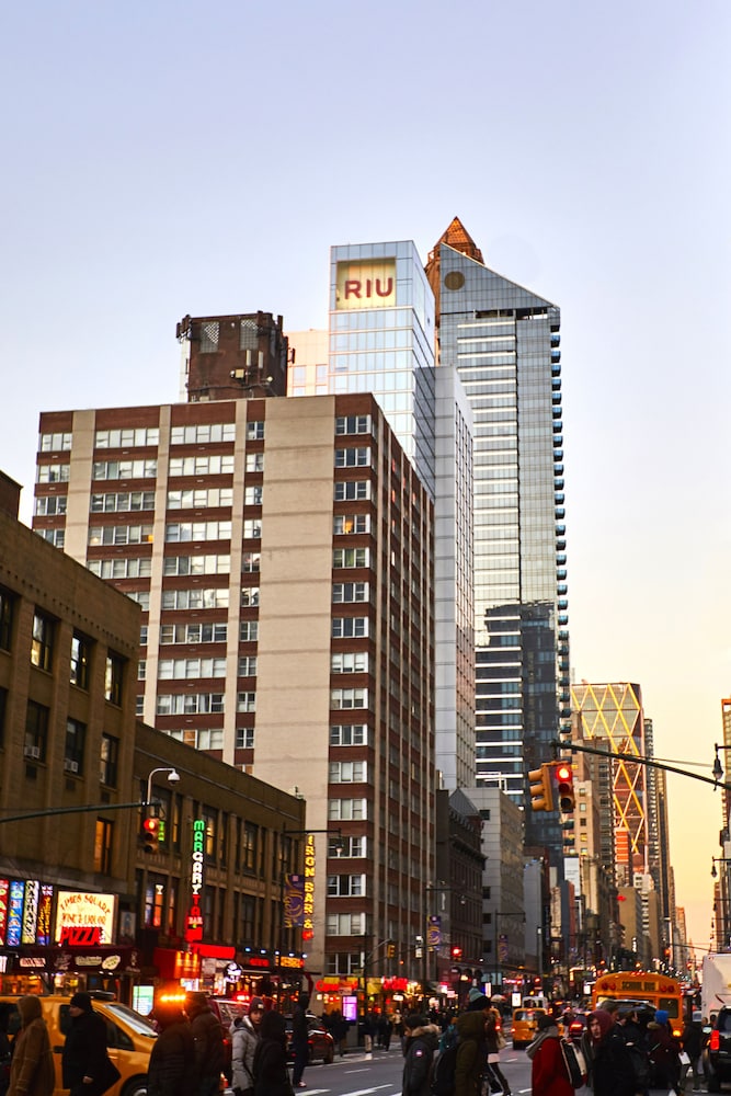 Hotel Riu Plaza New York Times Square — Hotel building in New York City, New York State