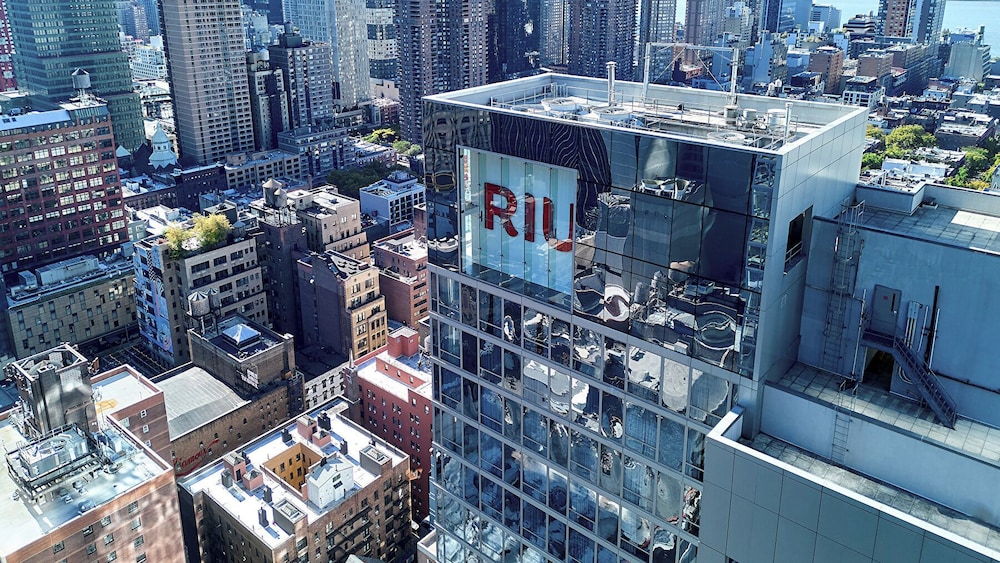 Hotel Riu Plaza New York Times Square — Hotel building in New York City, New York State