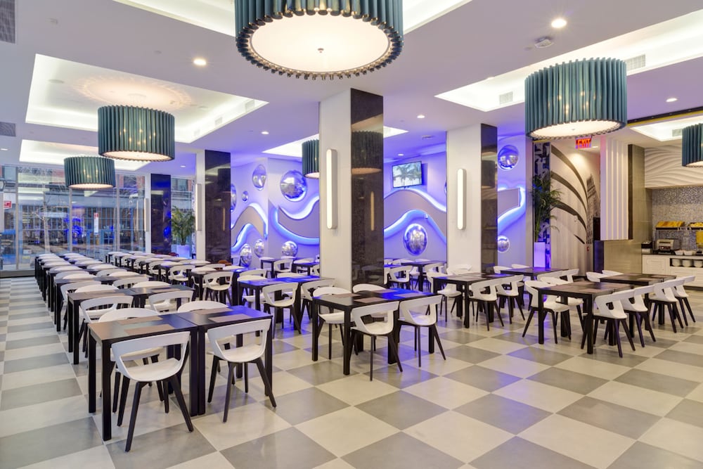 Hotel Riu Plaza New York Times Square — Restaurant & bars in New York City, New York State
