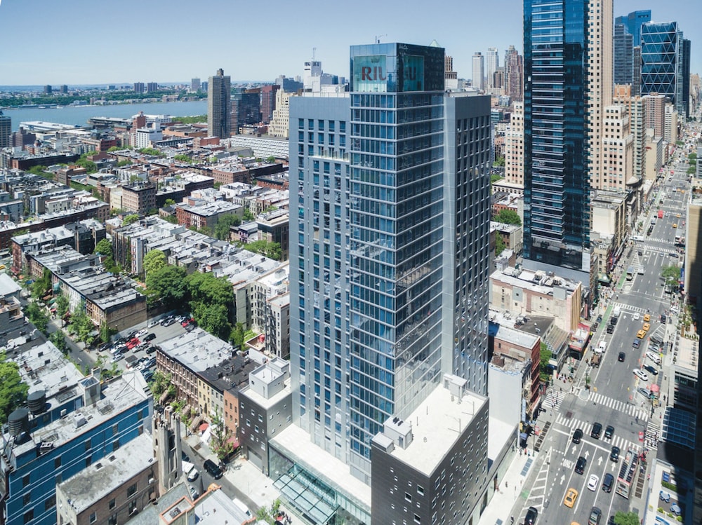 Hotel Riu Plaza New York Times Square — Hotel building in New York City, New York State