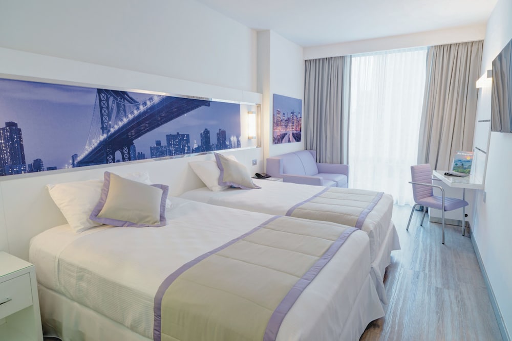 Hotel Riu Plaza New York Times Square — Hotel rooms in New York City, New York State