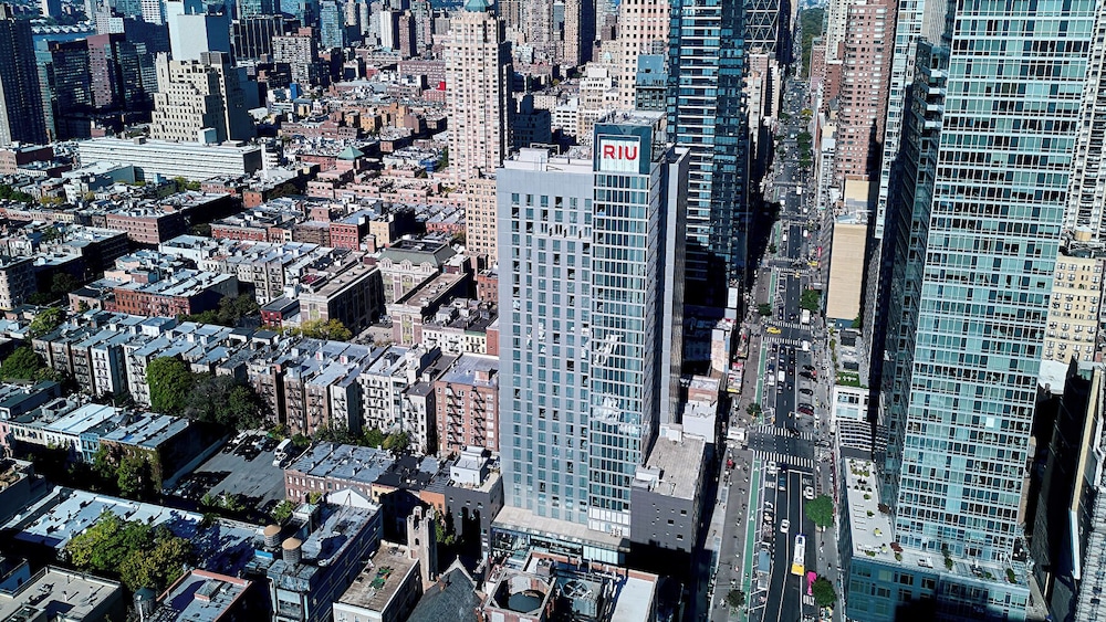 Hotel Riu Plaza New York Times Square — Hotel building in New York City, New York State