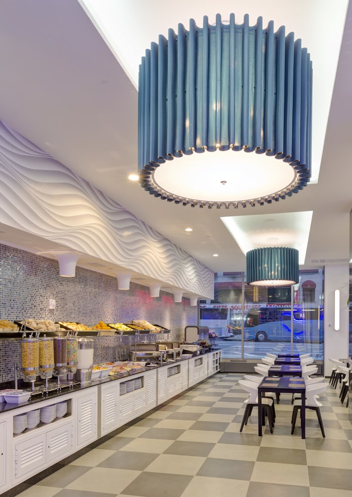 Hotel Riu Plaza New York Times Square — Restaurant & bars in New York City, New York State