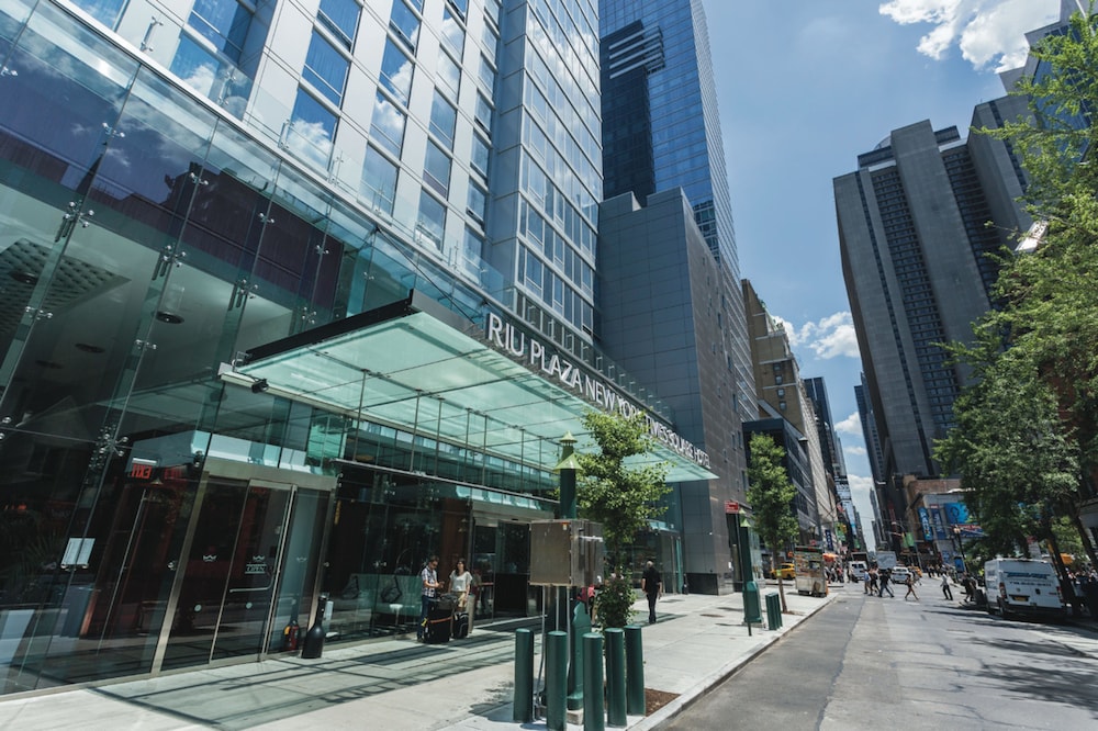Hotel Riu Plaza New York Times Square — Hotel building in New York City, New York State
