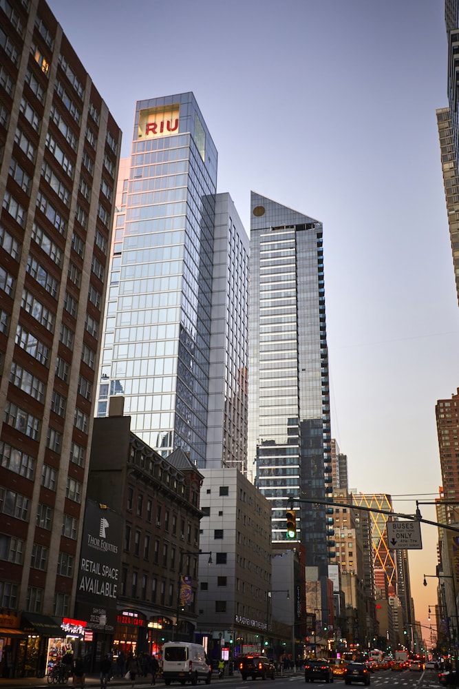 Hotel Riu Plaza New York Times Square — Hotel building in New York City, New York State