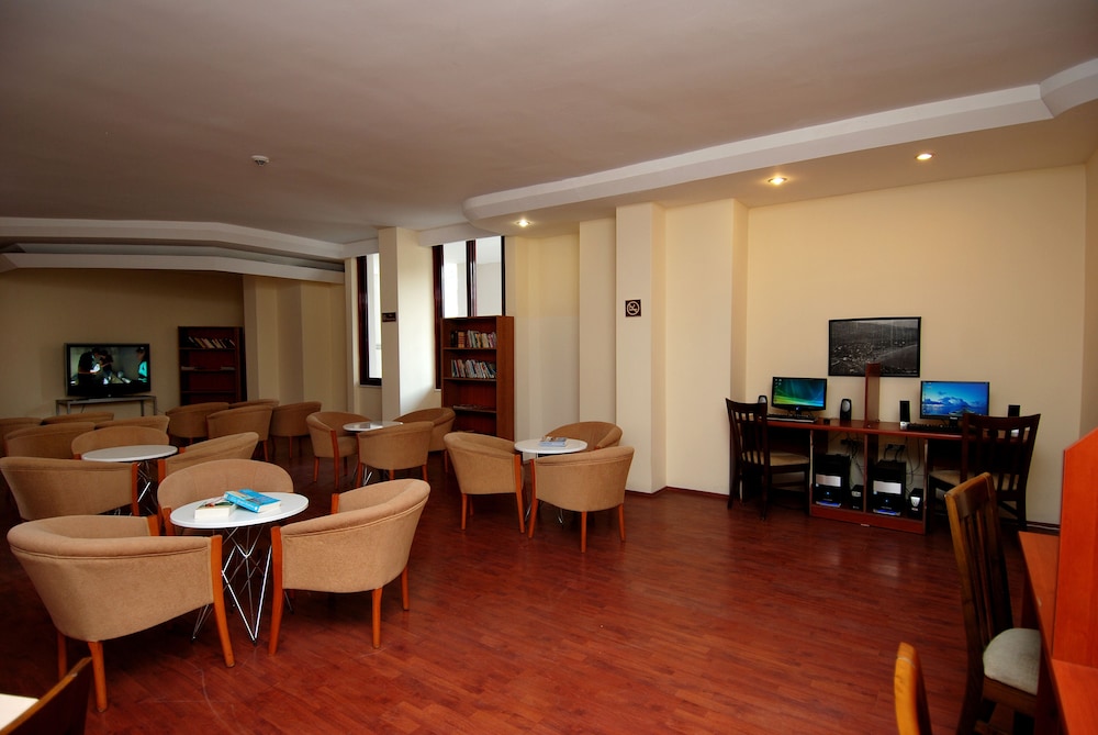 Panorama Hotel — Hotel building in Alanya