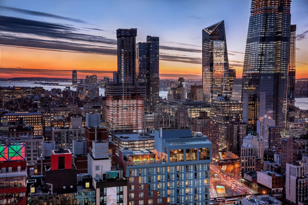DoubleTree by Hilton New York Times Square West — Hotel building in New York City, New York State