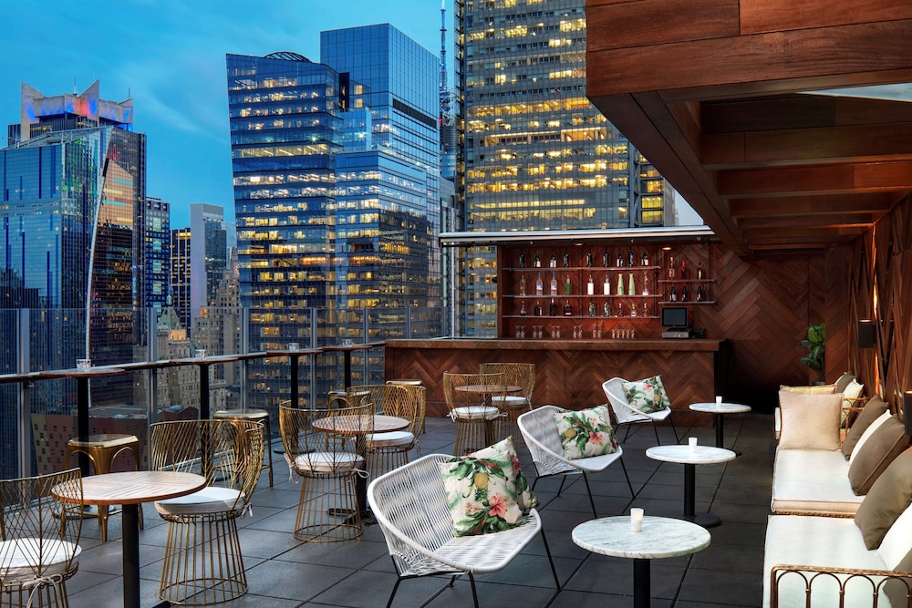 DoubleTree by Hilton New York Times Square West — Restaurant & bars in New York City, New York State