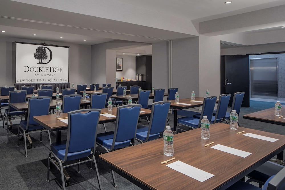 DoubleTree by Hilton New York Times Square West — Hotel building in New York City, New York State