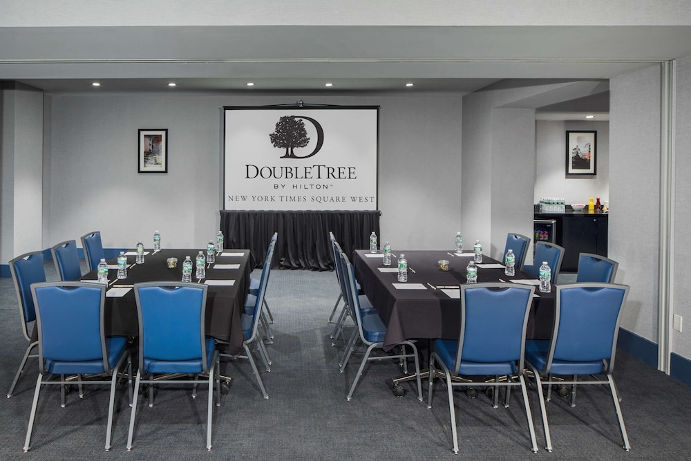 DoubleTree by Hilton New York Times Square West — Hotel building in New York City, New York State
