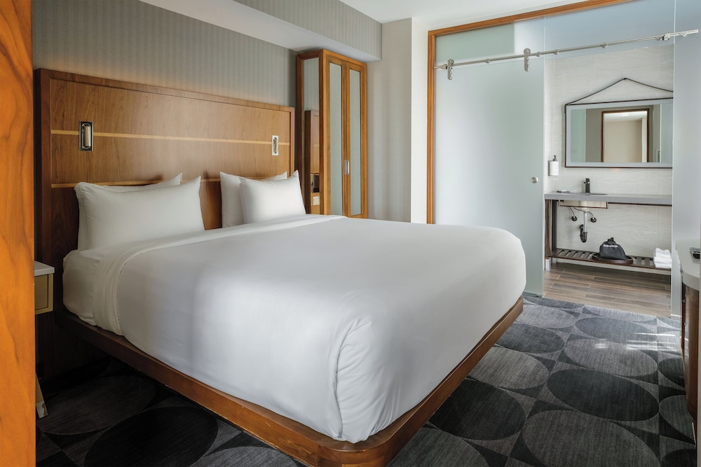 Crowne Plaza HY36 Midtown Manhattan by IHG — Hotel rooms in New York City, New York State