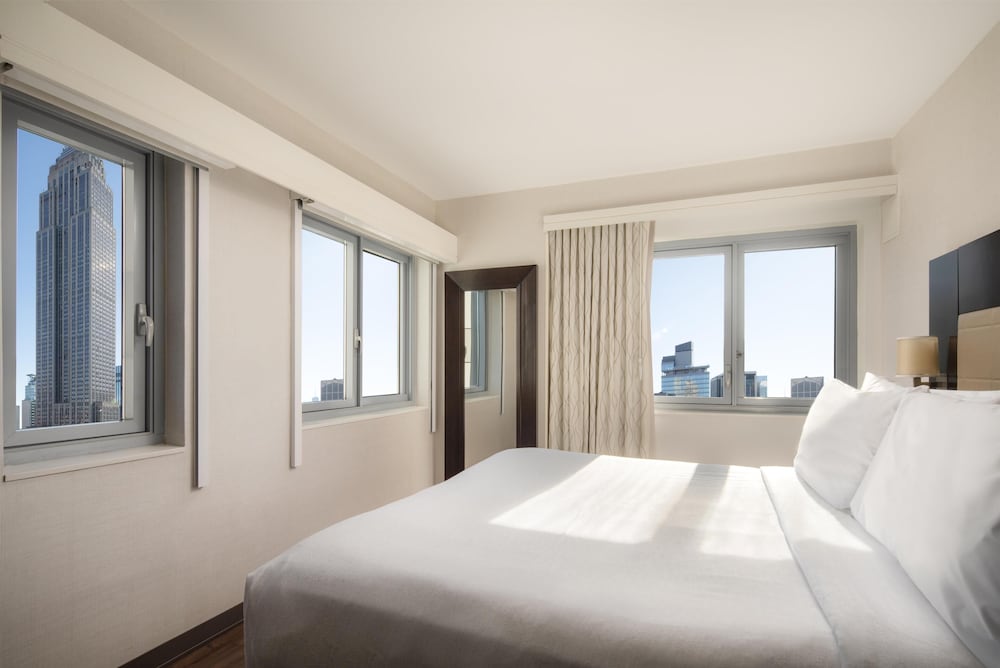 Embassy Suites by Hilton New York Manhattan Times Square — Hotel rooms in New York City, New York State