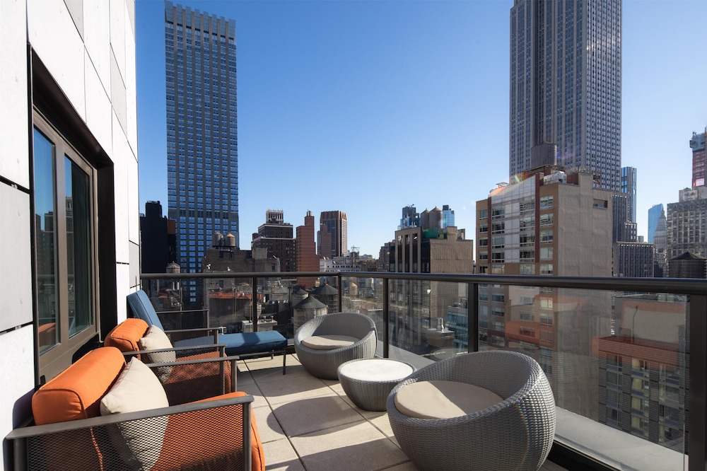 Embassy Suites by Hilton New York Manhattan Times Square — Hotel building in New York City, New York State
