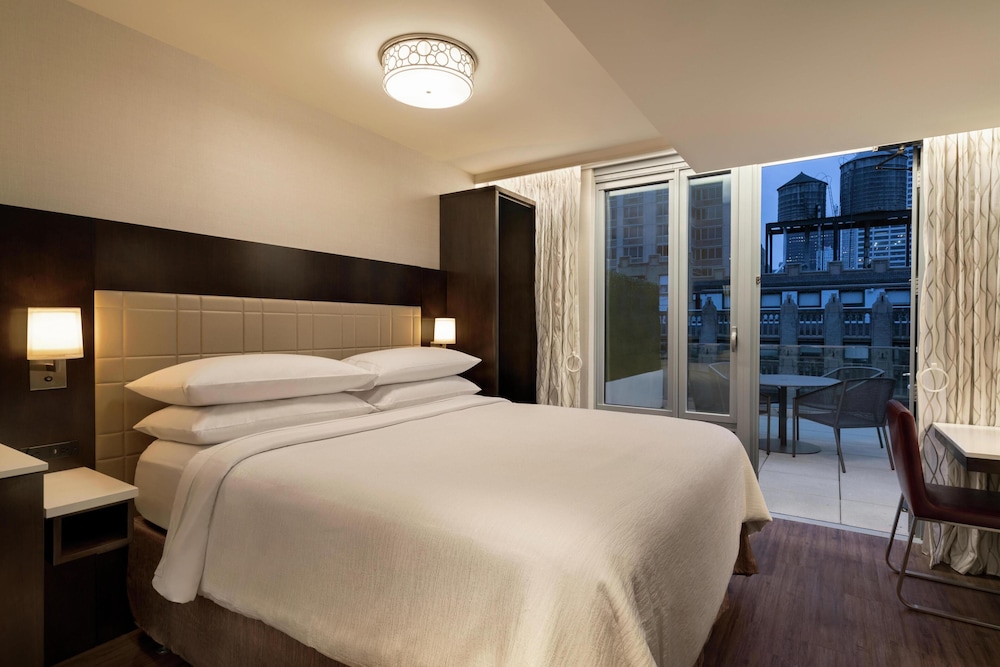 Embassy Suites by Hilton New York Manhattan Times Square — Hotel rooms in New York City, New York State