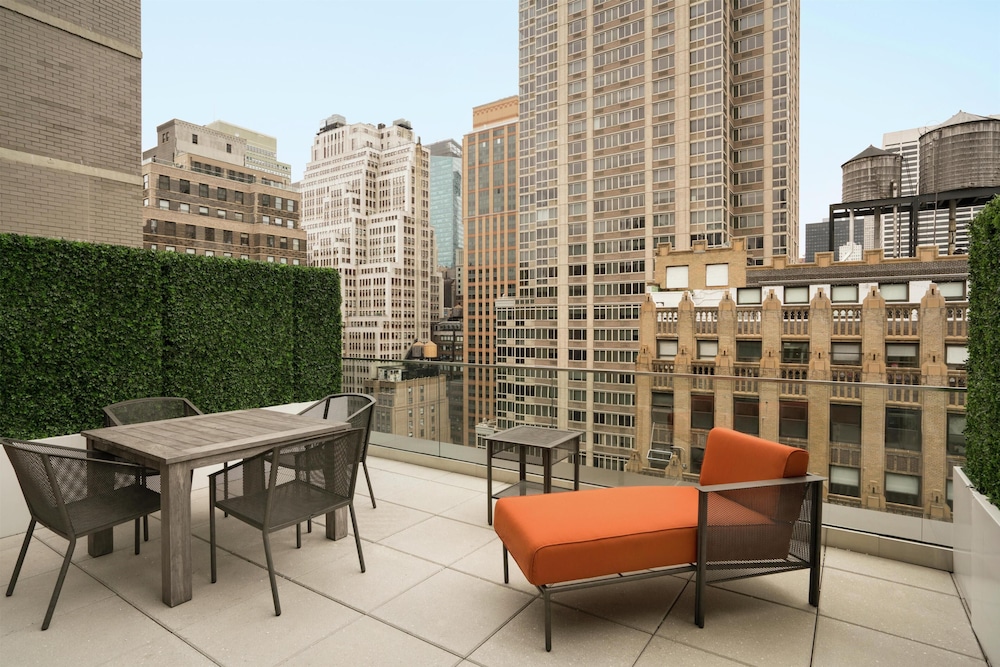 Embassy Suites by Hilton New York Manhattan Times Square — Hotel building in New York City, New York State