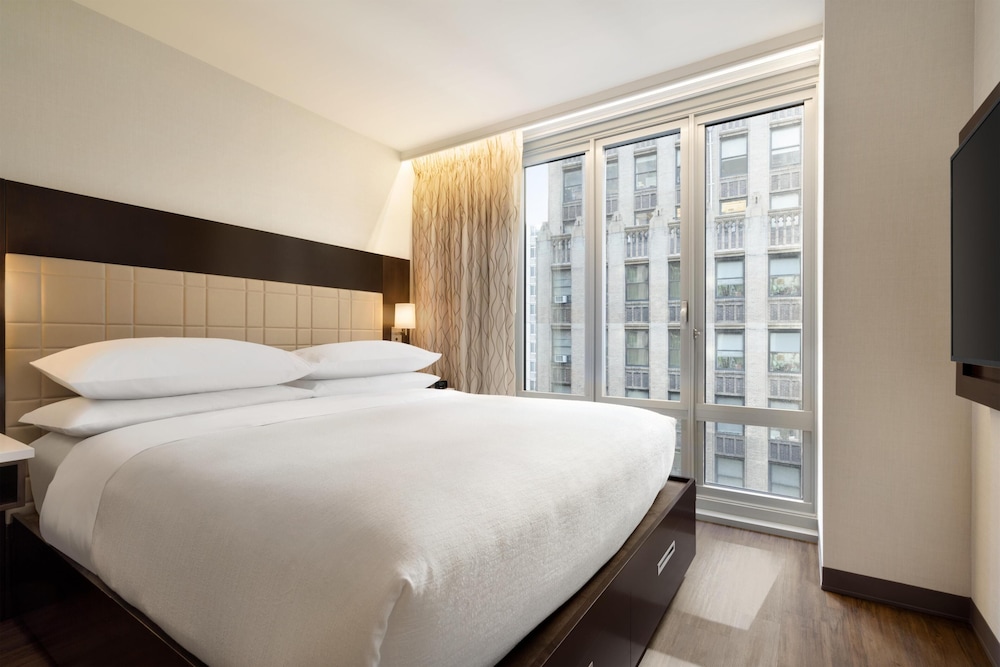 Embassy Suites by Hilton New York Manhattan Times Square — Hotel rooms in New York City, New York State