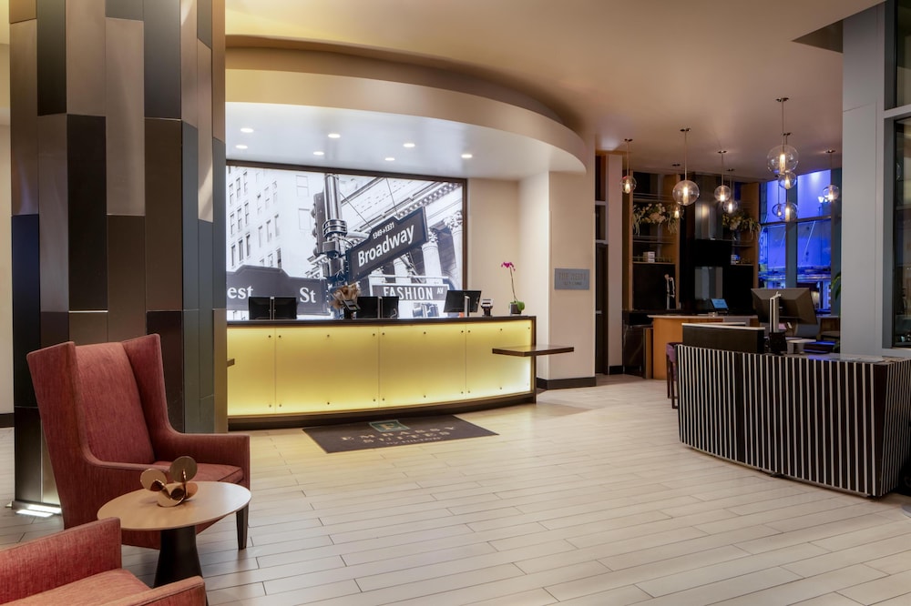 Embassy Suites by Hilton New York Manhattan Times Square — Restaurant & bars in New York City, New York State