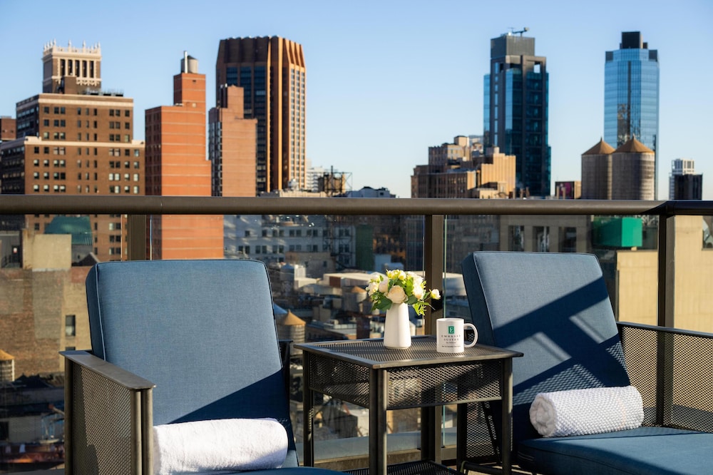 Embassy Suites by Hilton New York Manhattan Times Square — Hotel rooms in New York City, New York State