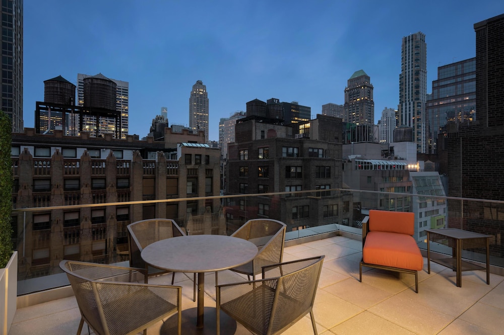 Embassy Suites by Hilton New York Manhattan Times Square — Hotel building in New York City, New York State