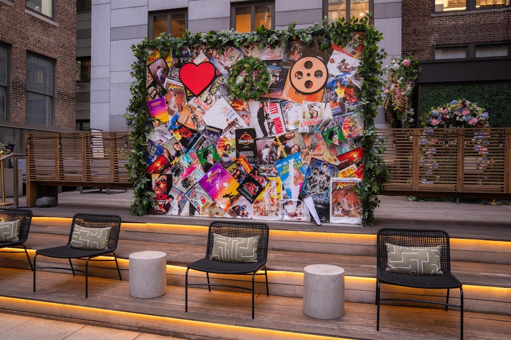Embassy Suites by Hilton New York Manhattan Times Square — Restaurant & bars in New York City, New York State