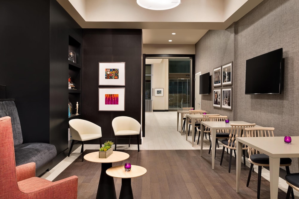 Embassy Suites by Hilton New York Manhattan Times Square — Restaurant & bars in New York City, New York State