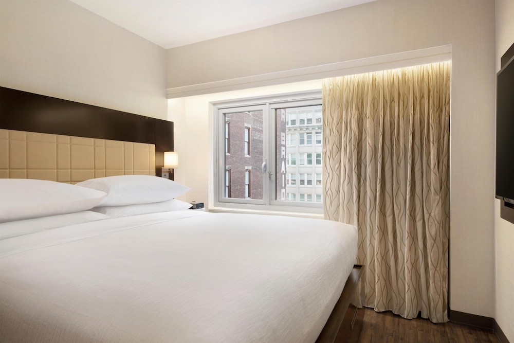 Embassy Suites by Hilton New York Manhattan Times Square — Hotel rooms in New York City, New York State