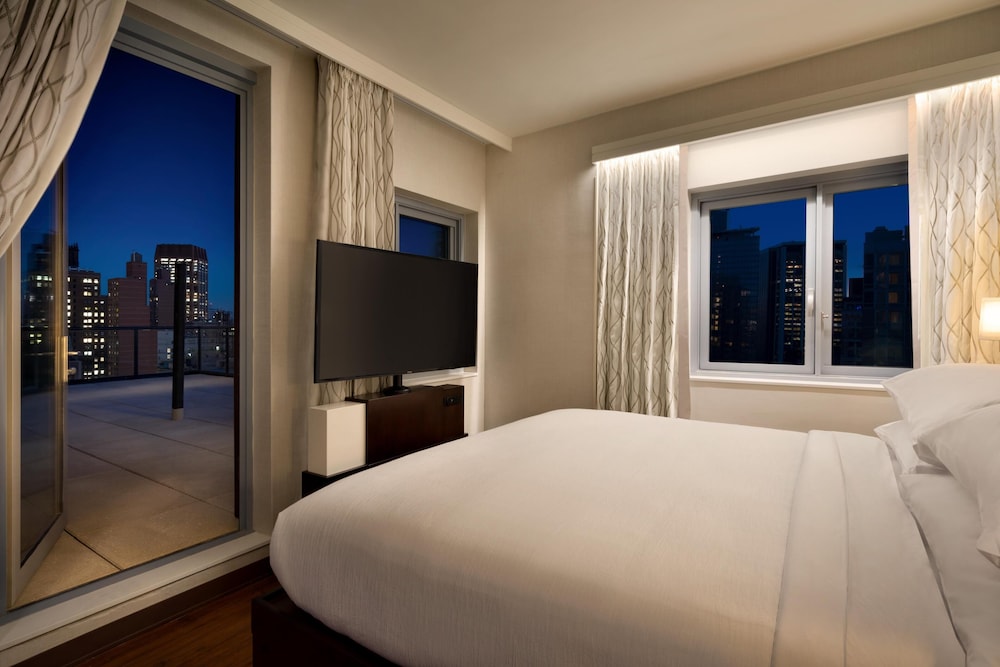 Embassy Suites by Hilton New York Manhattan Times Square — Hotel rooms in New York City, New York State