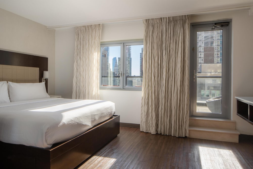 Embassy Suites by Hilton New York Manhattan Times Square — Hotel rooms in New York City, New York State