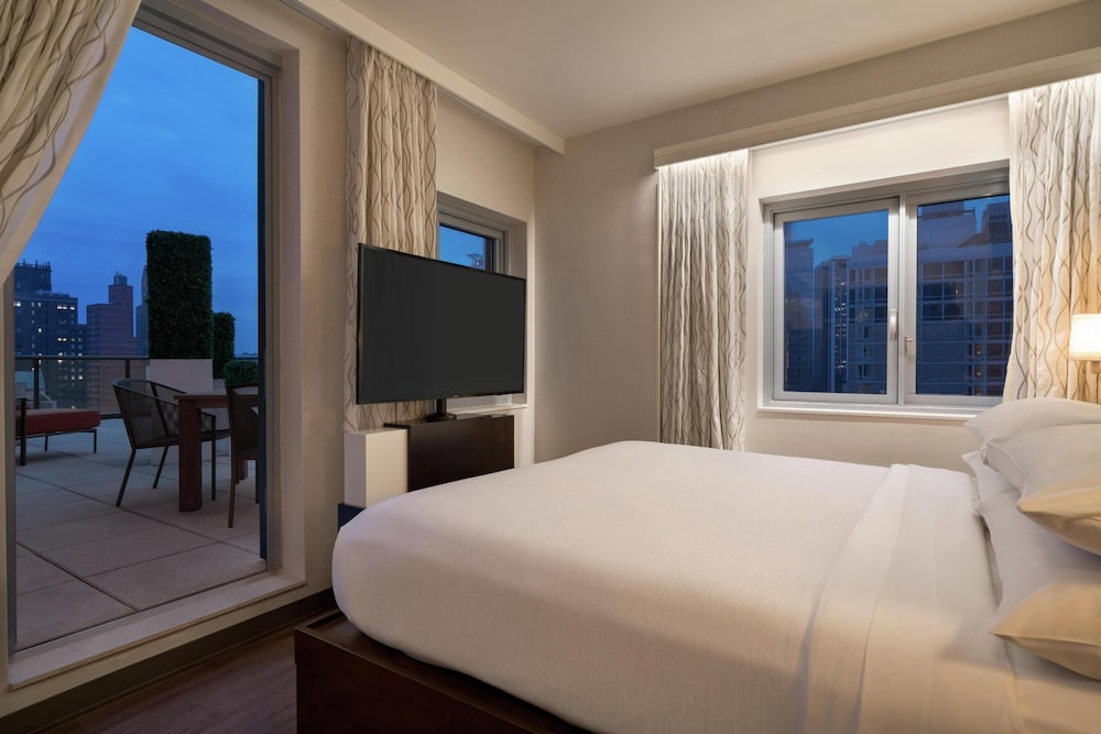 Embassy Suites by Hilton New York Manhattan Times Square — Hotel rooms in New York City, New York State