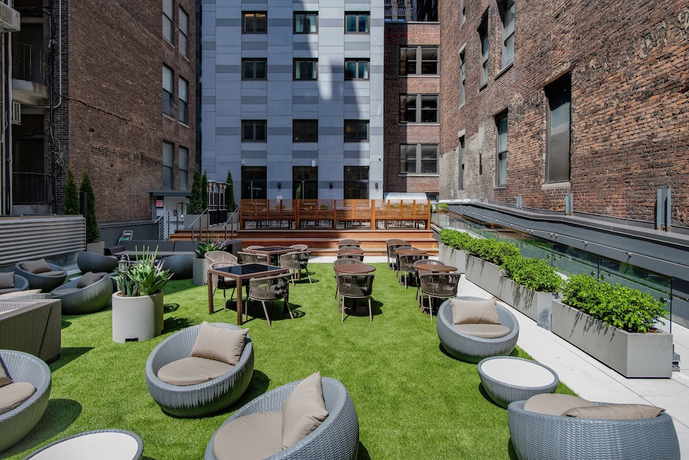 Embassy Suites by Hilton New York Manhattan Times Square — Restaurant & bars in New York City, New York State