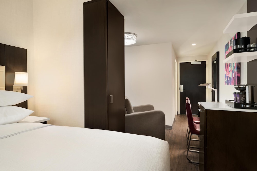 Embassy Suites by Hilton New York Manhattan Times Square — Hotel rooms in New York City, New York State