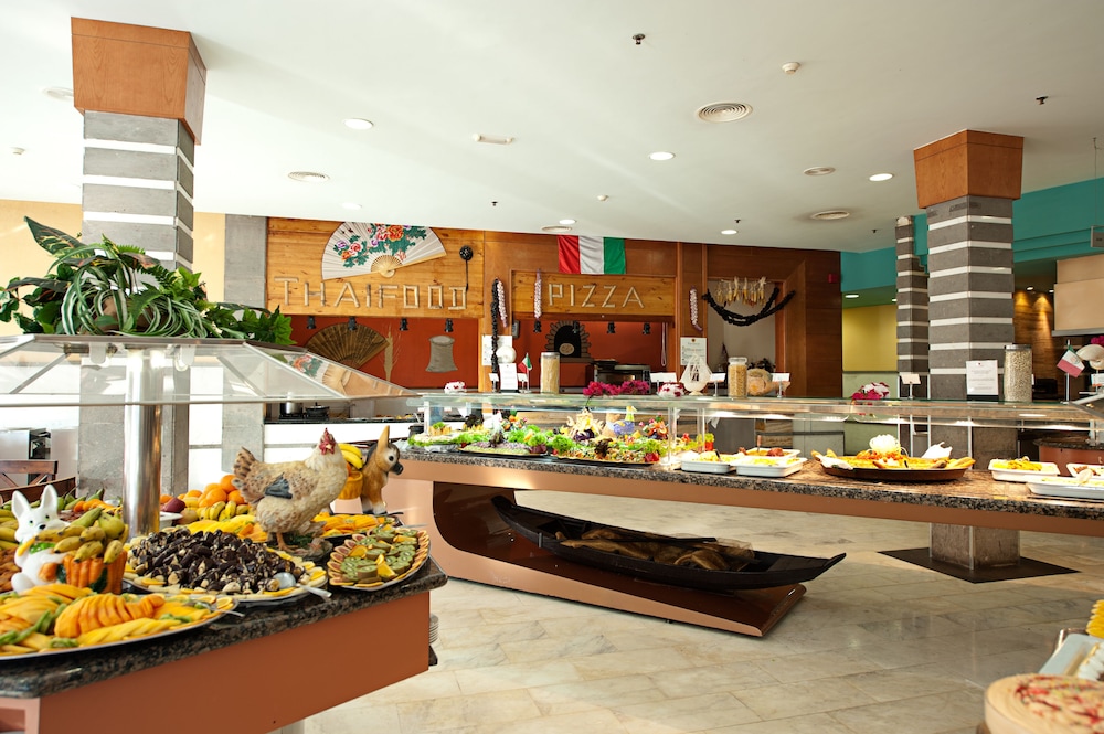 LIVVO Lago Taurito Hotel & Aquapark All Inclusive — Restaurant in Taurito, Canary Islands