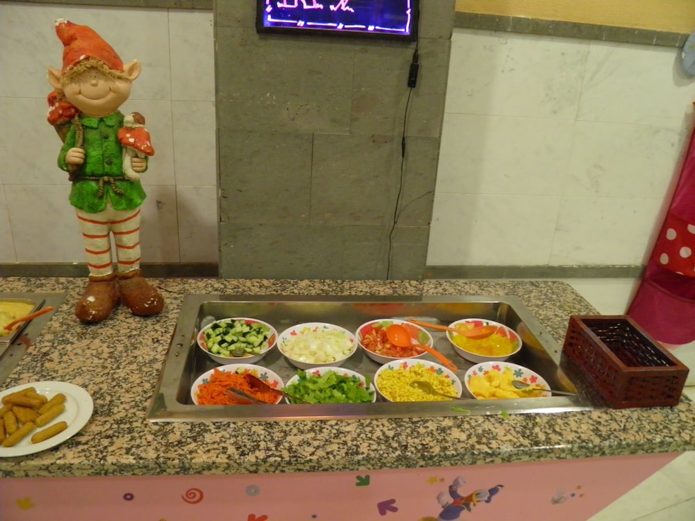 LIVVO Lago Taurito Hotel & Aquapark All Inclusive — Restaurant in Taurito, Canary Islands