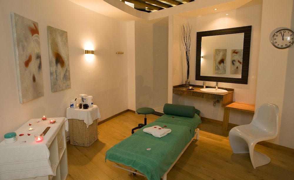 LIVVO Lago Taurito Hotel & Aquapark All Inclusive — Facilities in Taurito, Canary Islands